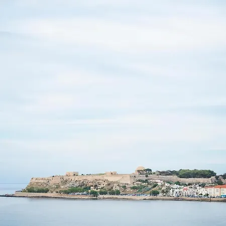 Thea - Rooftop Seaview Jacuzzi *